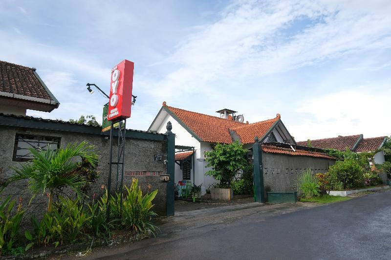 Reddoorz At Griya Cemara Homestay Yogyakarta Exterior foto